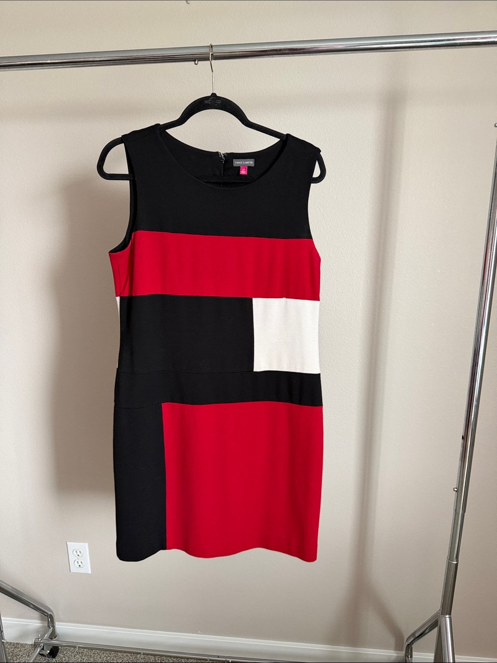 Vince Camuto Black, Red & White Colorblock Sleeveless Shift Dress